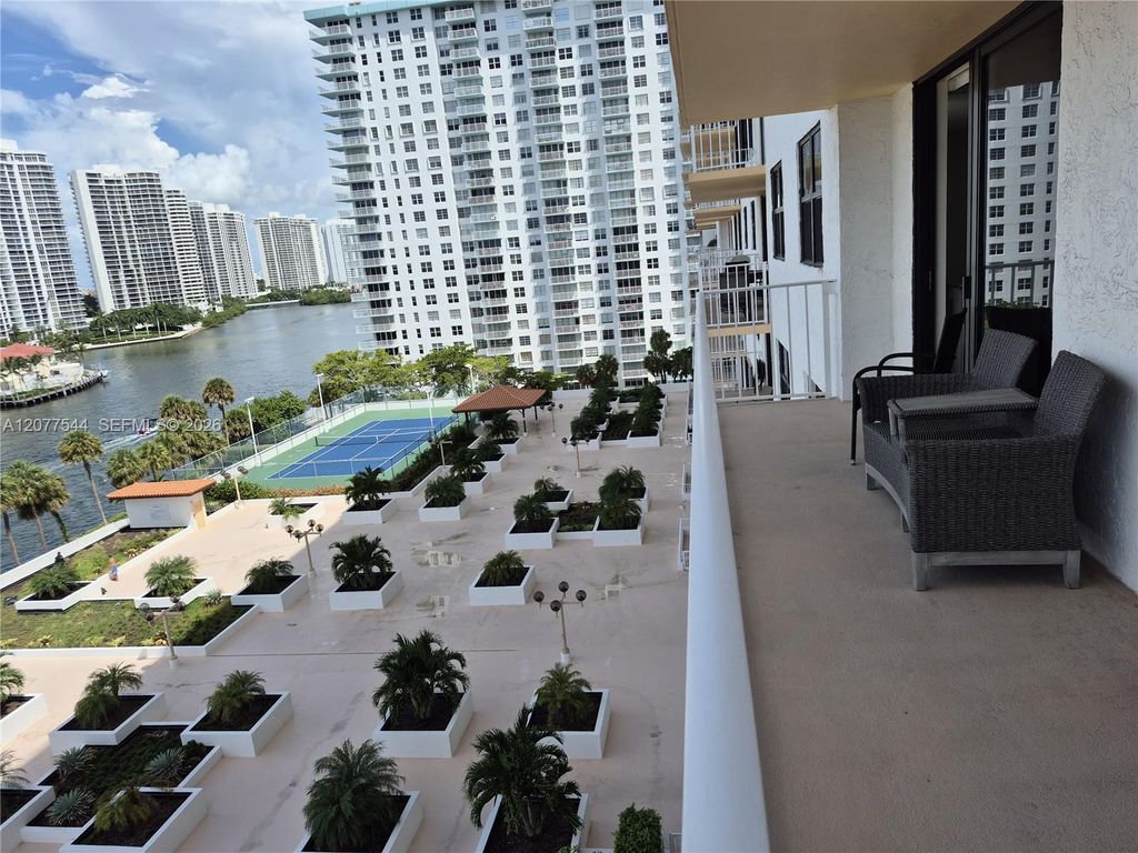 290 174th Street 903, Sunny Isles Beach, FL 33160
