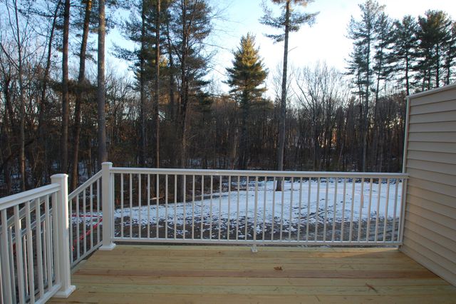 27A Griffin Road, Hudson, NH 03051