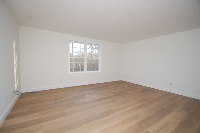 27A Griffin Road, Hudson, NH 03051