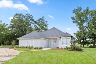 510 S Deerfield Drive, Canton, MS 39046