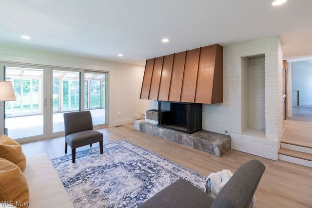 831 Brandon Circle, Aurora, OH 44202