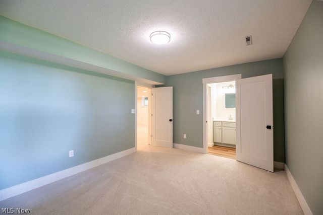 831 Brandon Circle, Aurora, OH 44202