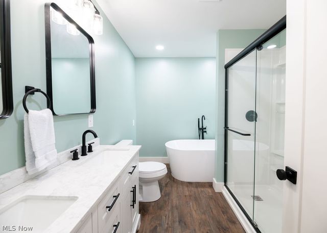 831 Brandon Circle, Aurora, OH 44202