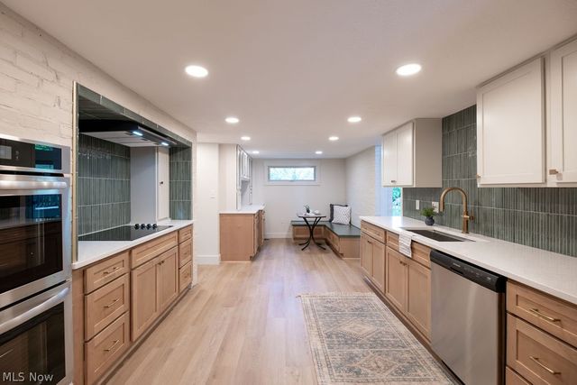 831 Brandon Circle, Aurora, OH 44202