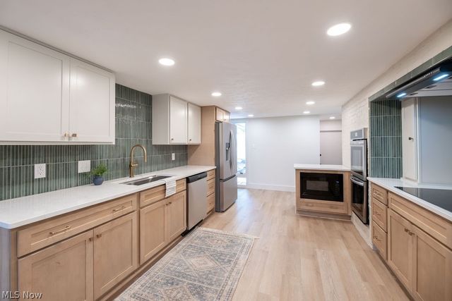 831 Brandon Circle, Aurora, OH 44202