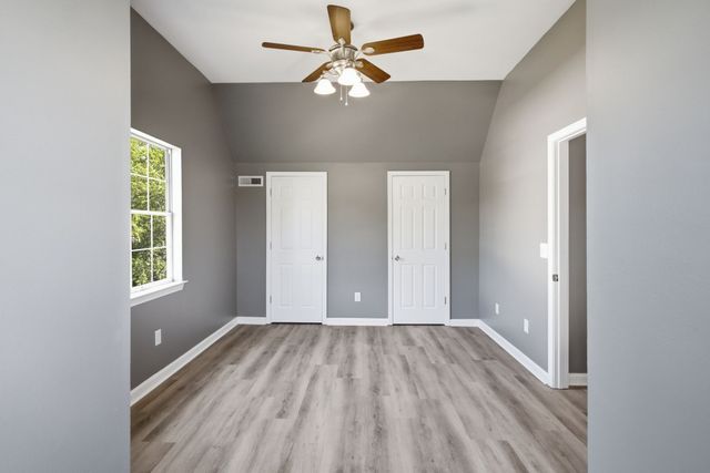 131 E Morris Dr, Gallatin, TN 37066