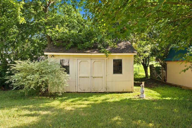 131 E Morris Dr, Gallatin, TN 37066