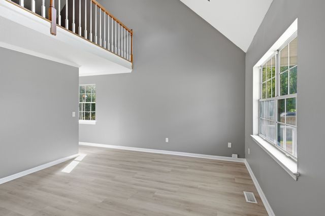 131 E Morris Dr, Gallatin, TN 37066