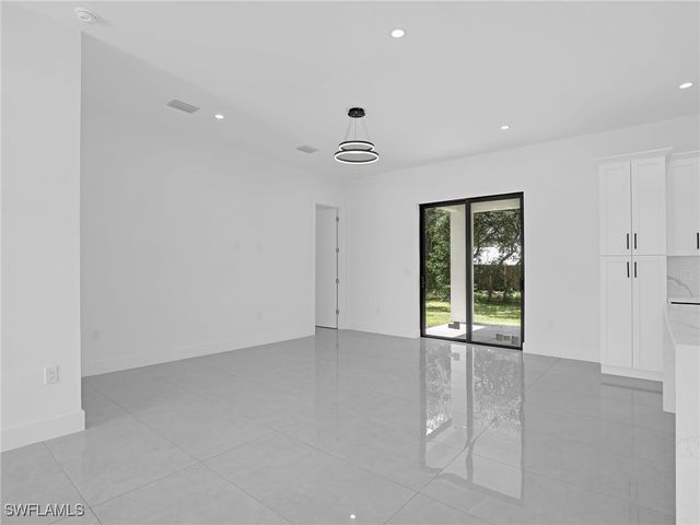 3611 34th ST SW, Lehigh Acres, FL 33976