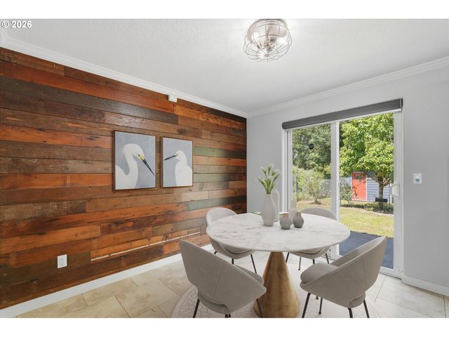 827 Ne FALOMA Rd, Portland, OR 97211