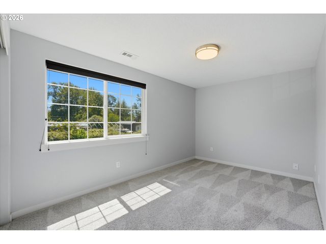 827 Ne FALOMA Rd, Portland, OR 97211