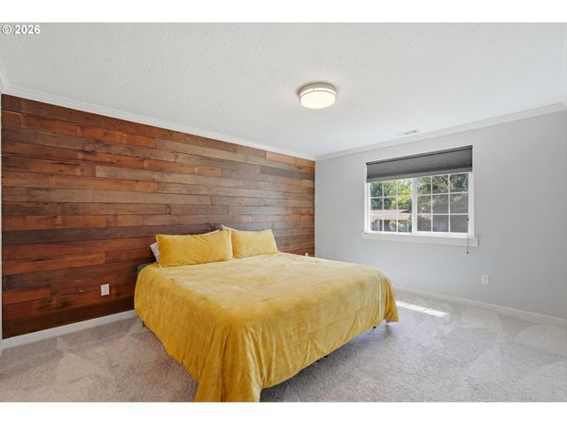 827 Ne FALOMA Rd, Portland, OR 97211