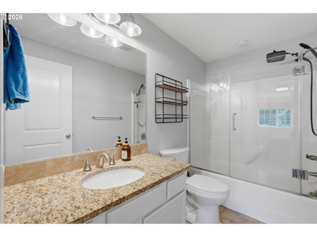827 Ne FALOMA Rd, Portland, OR 97211
