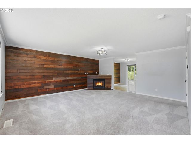 827 Ne FALOMA Rd, Portland, OR 97211