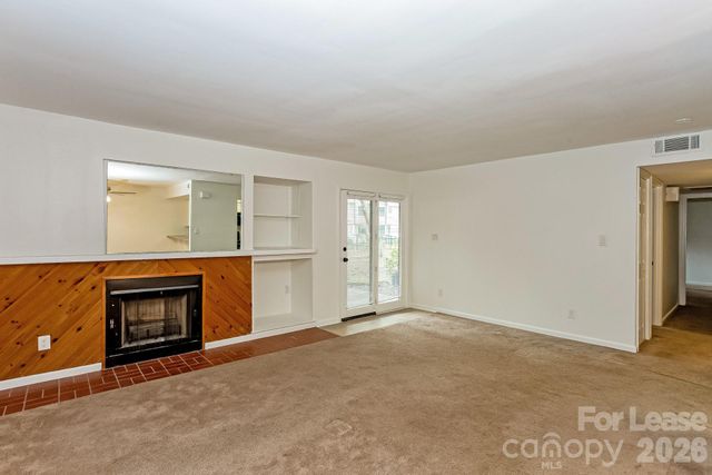 1832 J Julian Lane D, Charlotte, NC 28208