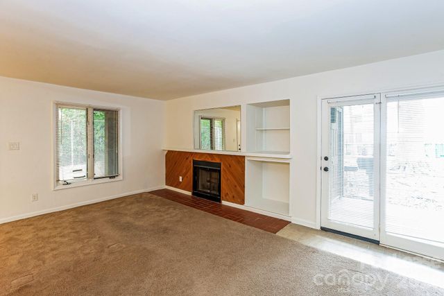 1832 J Julian Lane D, Charlotte, NC 28208