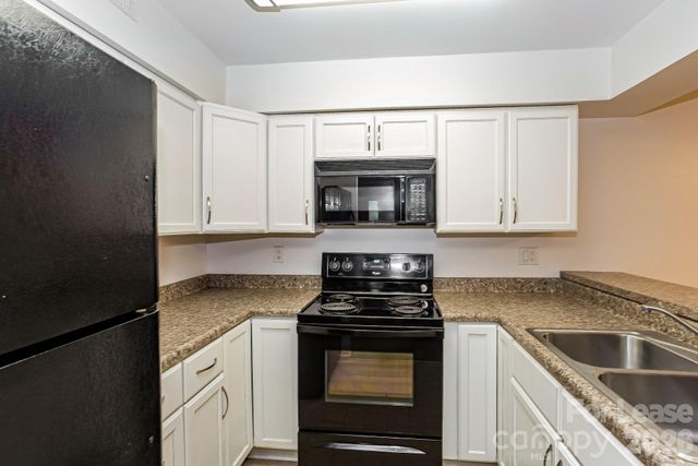 1832 J Julian Lane D, Charlotte, NC 28208