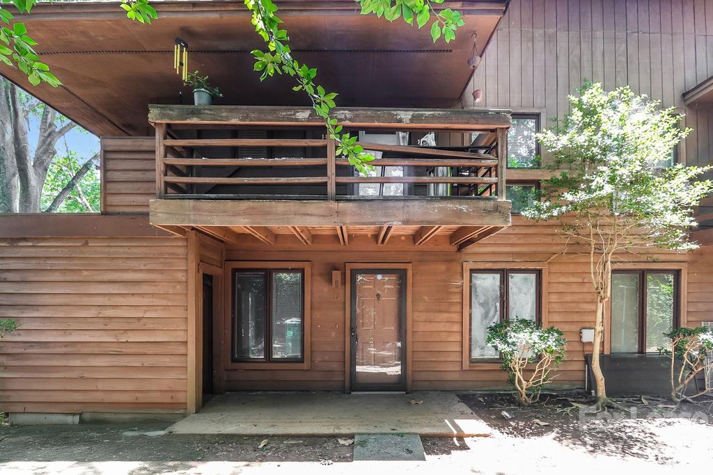 1832 J Julian Lane D, Charlotte, NC 28208