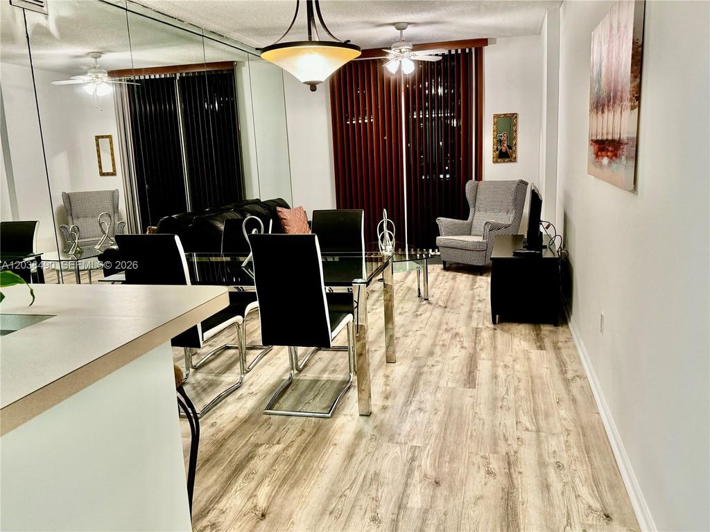 185 SE 14th Terrace 1812, Miami, FL 33131