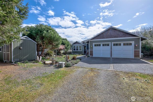 875 Pheasant Court SW, Ocean Shores, WA 98569