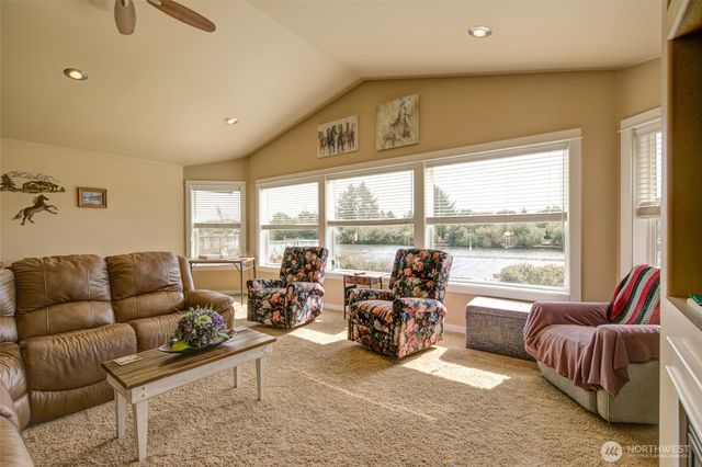 875 Pheasant Court SW, Ocean Shores, WA 98569