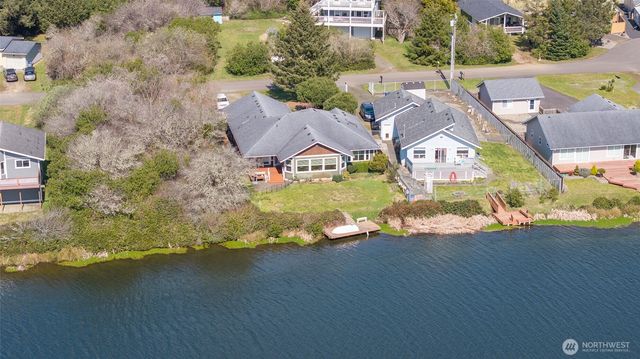 875 Pheasant Court SW, Ocean Shores, WA 98569