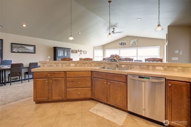 875 Pheasant Court SW, Ocean Shores, WA 98569