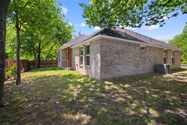 123 Bradshaw Street, Waxahachie, TX 75165
