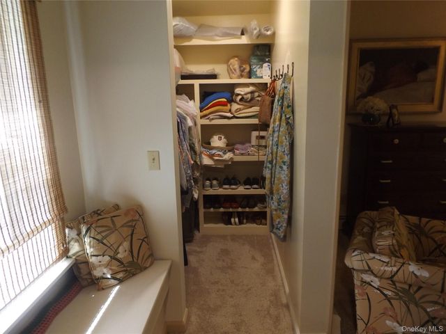 30 Daisy Lane, Poughkeepsie, NY 12603
