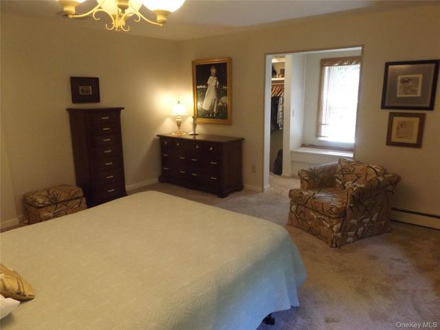 30 Daisy Lane, Poughkeepsie, NY 12603