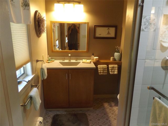 30 Daisy Lane, Poughkeepsie, NY 12603