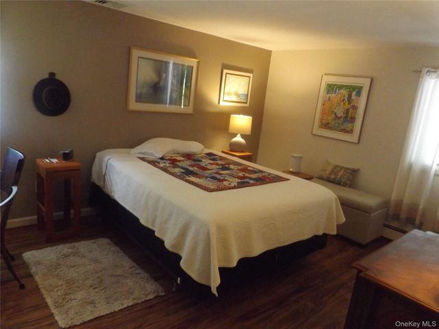 30 Daisy Lane, Poughkeepsie, NY 12603