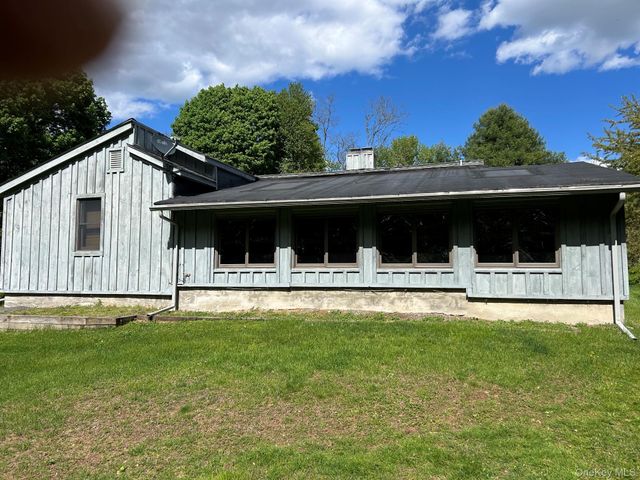 30 Daisy Lane, Poughkeepsie, NY 12603
