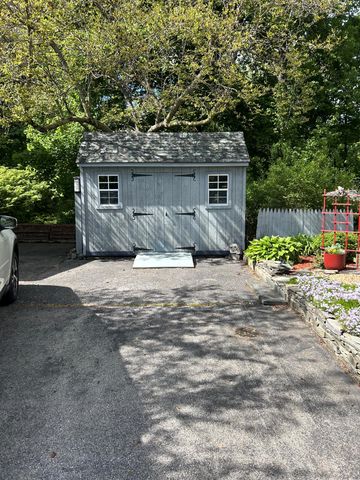 30 Daisy Lane, Poughkeepsie, NY 12603