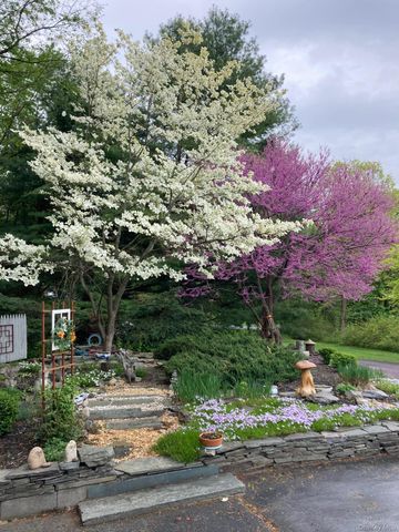30 Daisy Lane, Poughkeepsie, NY 12603