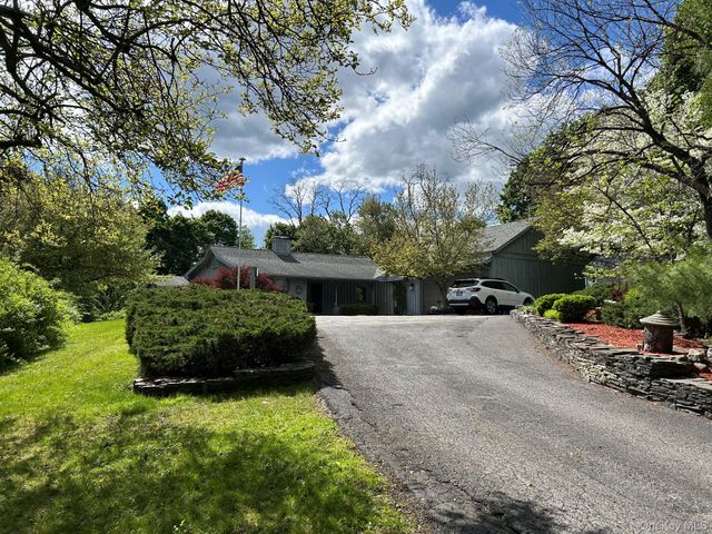 30 Daisy Lane, Poughkeepsie, NY 12603