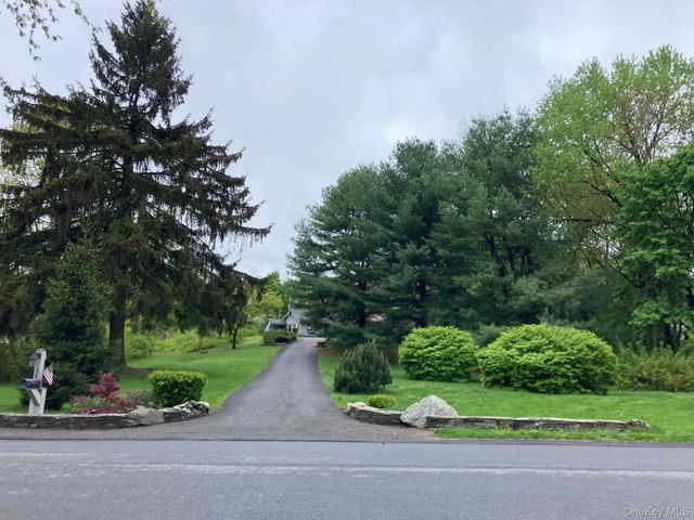 30 Daisy Lane, Poughkeepsie, NY 12603