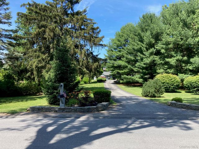 30 Daisy Lane, Poughkeepsie, NY 12603