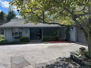 30 Daisy Lane, Poughkeepsie, NY 12603