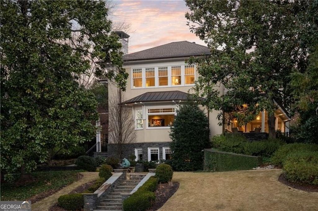 81 Peachtree Circle, Atlanta, GA 30309