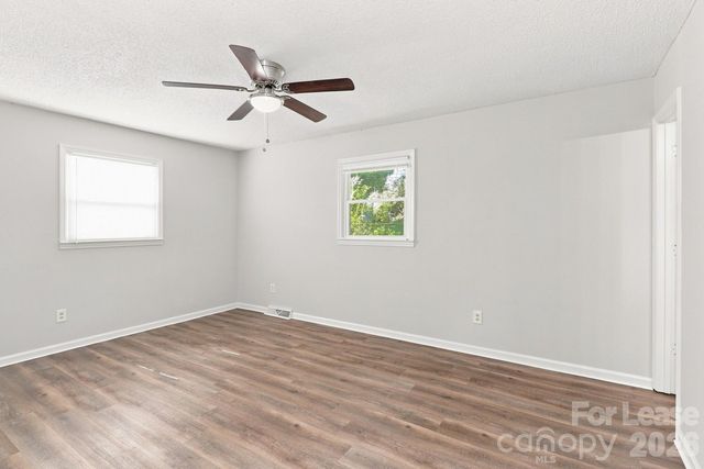6205 Ferncliff Drive NW, Concord, NC 28027