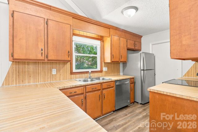 6205 Ferncliff Drive NW, Concord, NC 28027