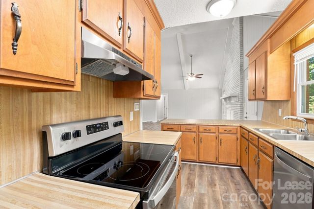 6205 Ferncliff Drive NW, Concord, NC 28027