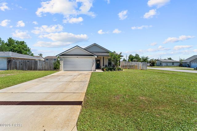 302 Lynnwood Lane, Lynn Haven, FL 32444