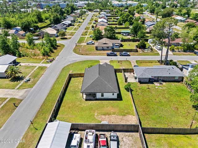 302 Lynnwood Lane, Lynn Haven, FL 32444