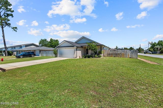 302 Lynnwood Lane, Lynn Haven, FL 32444