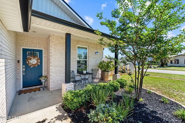 302 Lynnwood Lane, Lynn Haven, FL 32444