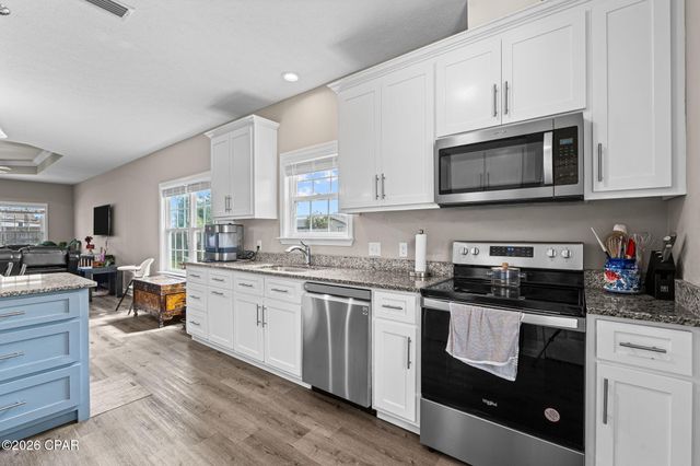 302 Lynnwood Lane, Lynn Haven, FL 32444