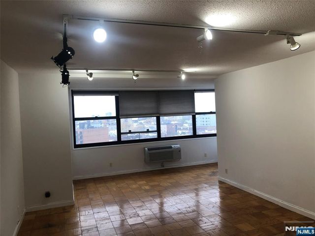 7004 BOULEVARD EAST 30H, Guttenberg, NJ 07093