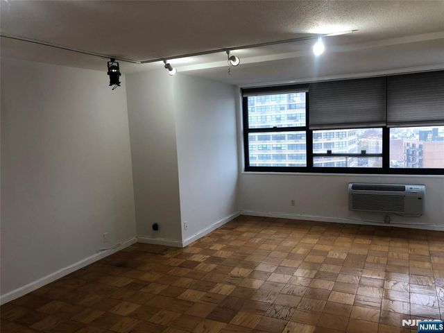 7004 BOULEVARD EAST 30H, Guttenberg, NJ 07093